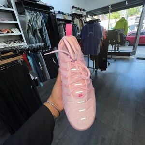 Nike Vapormax  Pink Sneakers with Mesh Upper and Sole